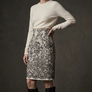 Emanuel Ungaro Pencil Skirt Size 2 Designer size 36 Lace Pattern Print Designer